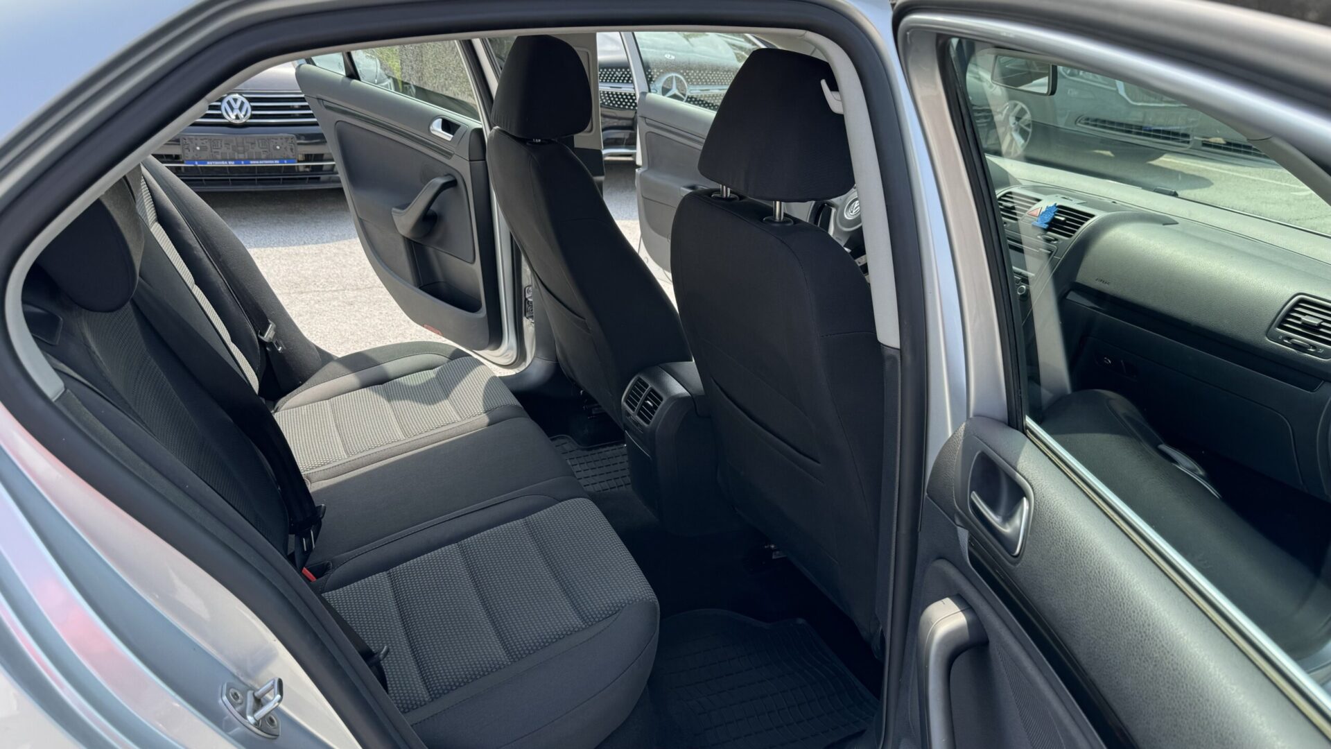 18 Volkswagen Jetta 1.6 TDI COMFORTLINE